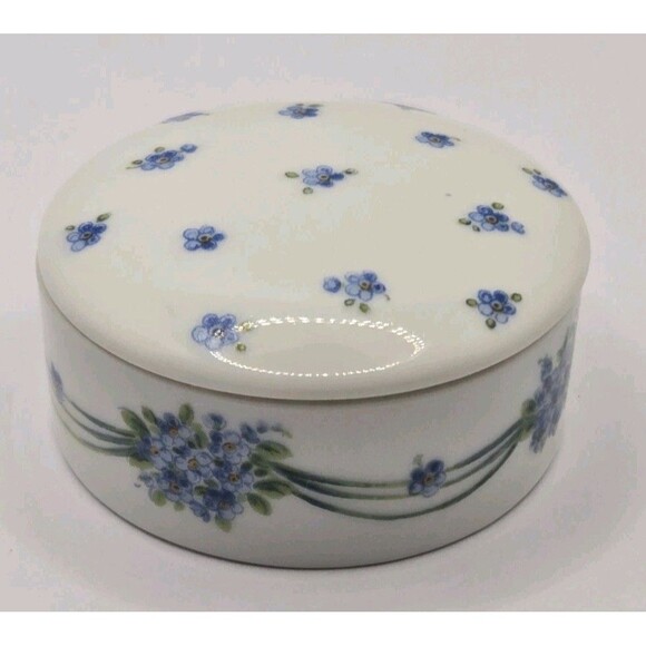 German Forget-me-Nots Blue and White Porcelain Trinket Box - Picture 2 of 12